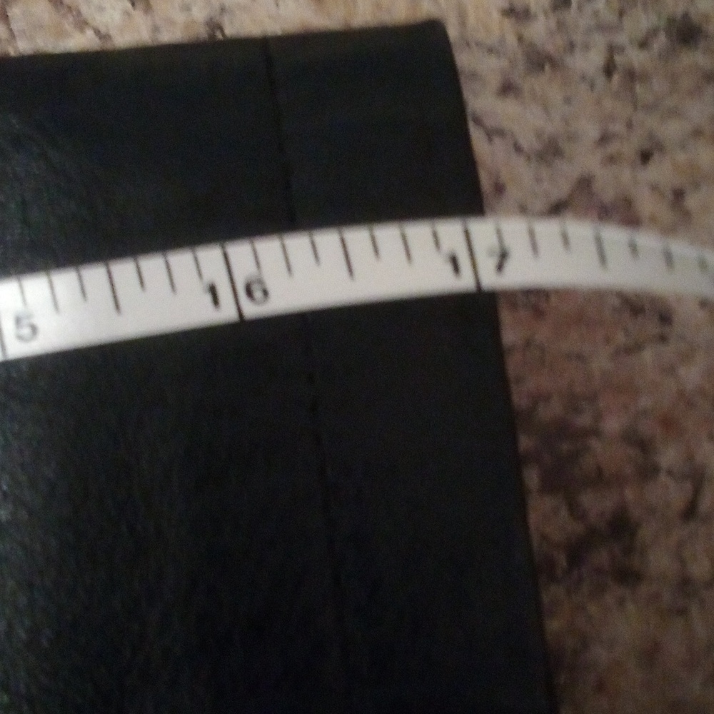 Wilsons Leather Black Mini Skirt       13" Waist , Bottom Width 20" & 17" Length - Picture 8 of 8